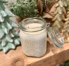 Load image into Gallery viewer, Clear Anchor Hocking Snowflake Large, Hinged-Lid Jar - Winter Cranberry
