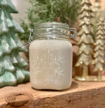 Load image into Gallery viewer, Clear Anchor Hocking Snowflake Large, Hinged-Lid Jar - Winter Cranberry
